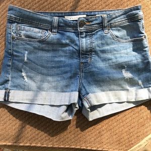 Cuffed women’s jean shorts